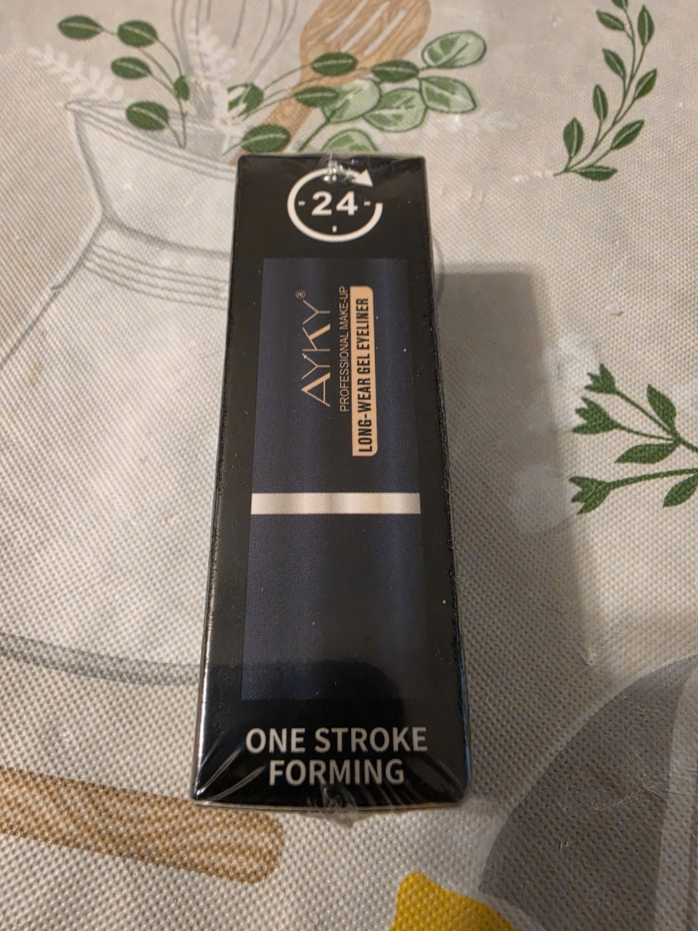 Long-Wear Gel Eyeliner - Black